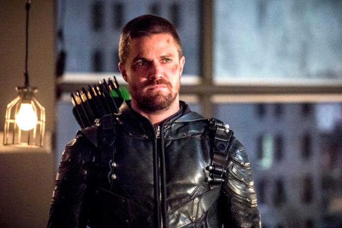 Arrow Oliver Queen, interpretato da Stephen Amell