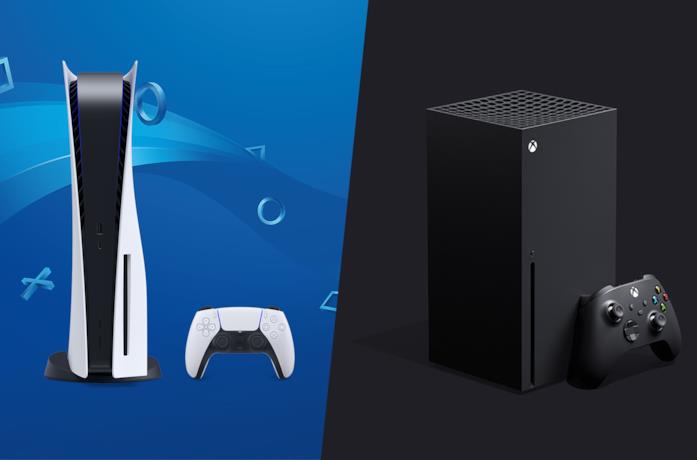 A sinistra PlayStation 5 Standard Edition, a destra Xbox Series X