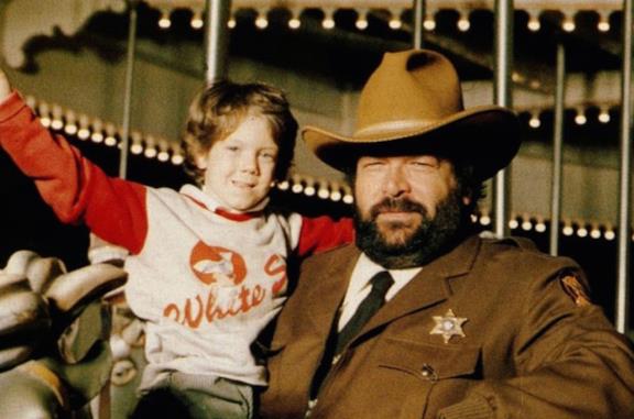 Bud Spencer assieme a Cary Guffey sul set di Uno sceriffo extraterrestre