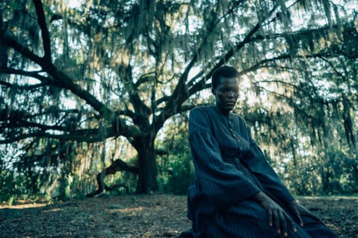 The Underground Railroad è ispirata all'omonimo romanzo di Colson Whitehead Una scena di The Underground Railroad