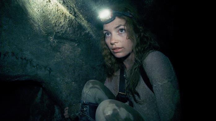 La protagonista del film Necropolis - La città dei morti