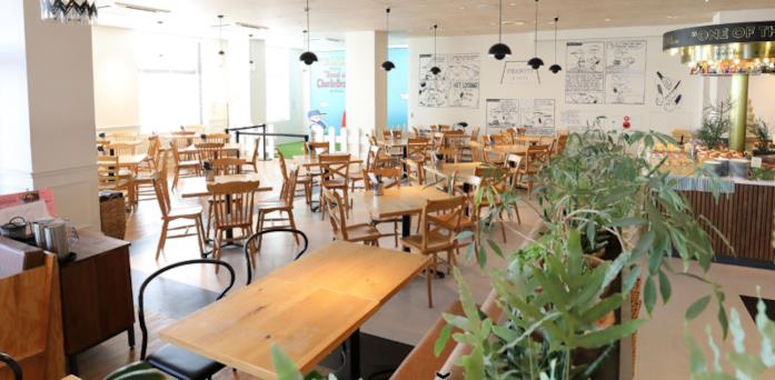 Il Peanuts Diner di Yokohama Un particolare degli interni del Peanuts Diner