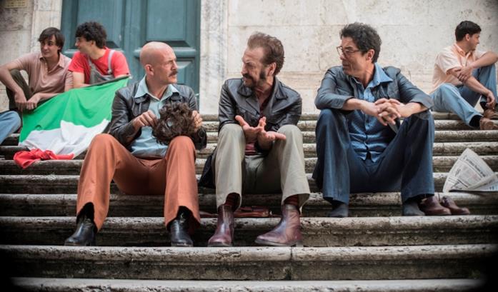 Gassman, Tognazzi e Giallini in una scena del film I tre protagonisti del film Non ci resta che il crimine