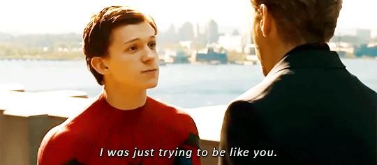 Peter Parker vorrebbe essere come il suo idolo Tony Stark Peter Parker e Tony Stark in una scena di Spider-Man: Homecoming
