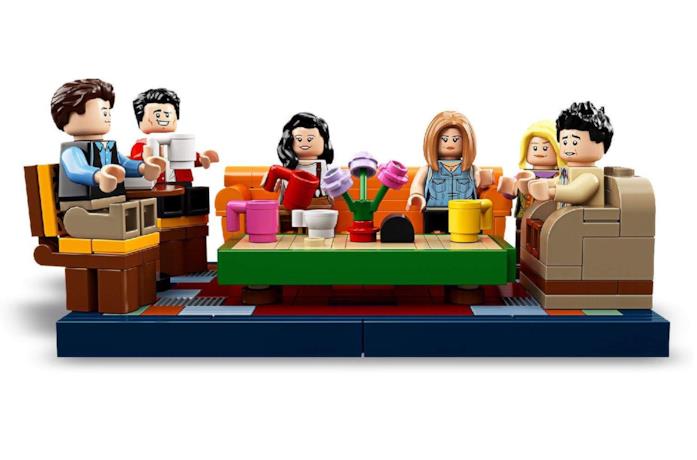 Un'immagine ufficiale del set LEGO Ideas dedicato a Friends