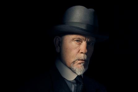 John Malkovich nei panni di Hercule Poirot