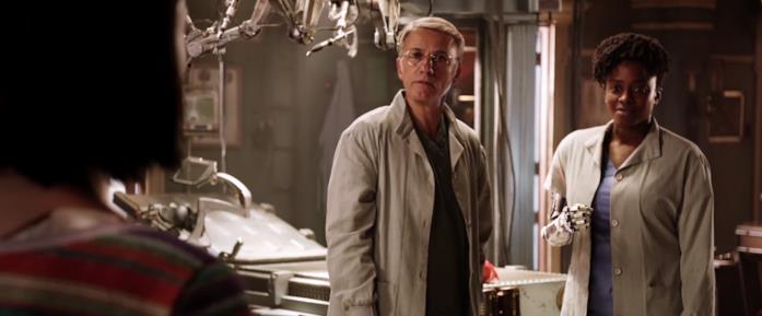 Alita Angelo della Battaglia Dottor Ido Alita scena live action dottor Ido