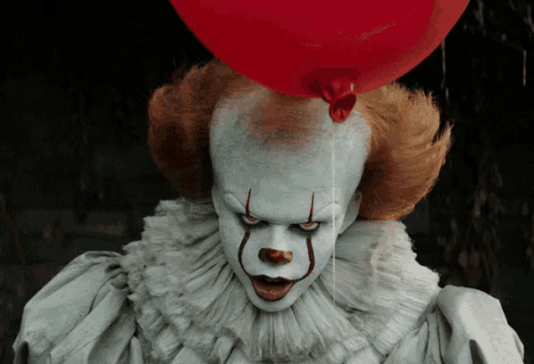 Bill Skarsgård nei panni di Pennywise