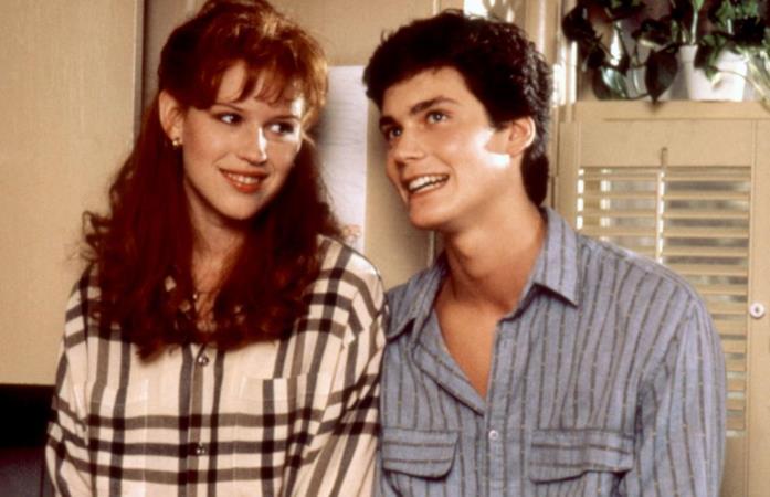 I protagonisti di Per gioco e ... per amore Molly Ringwald, Randall Batinkoff in una scena di For Keeps