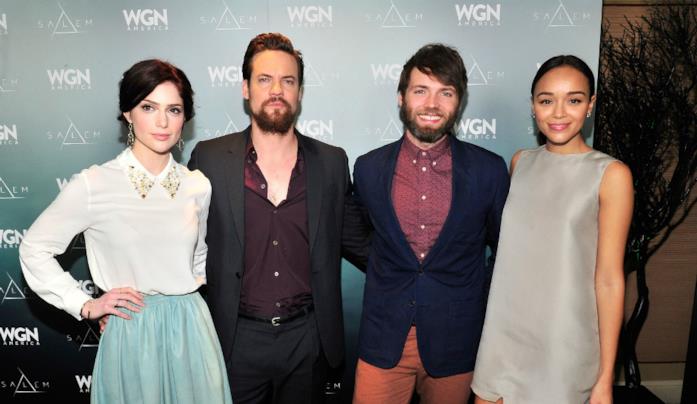 I principali protagonisti di Salem tutti insieme Diversi membri del cast di Salem alla premiere