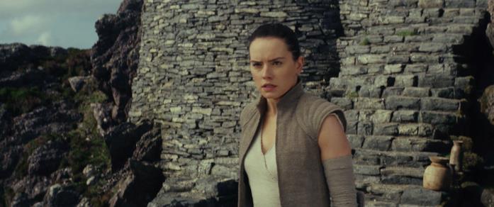 Rey ad Ahch-To in Star Wars: Gli ultimi Jedi Daisy Ridley nei panni di Rey in Star Wars: Gli ultimi Jedi