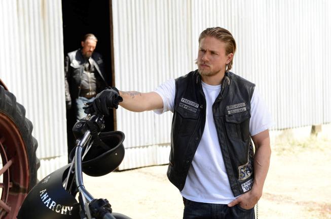 Charlie Hunnam nella serie Sons of Anarchy Charlie Hunnam, protagonista nel 2008 della serie Sons of Anarchy