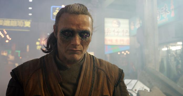Mads Mikkelsen antagonista di Doctor Strange Mads Mikkelsen interpreta Kaecilius, nemico di Strange