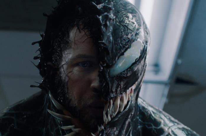 Tom Hardy in una scena di Venom