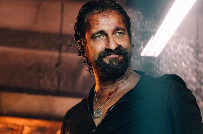 Gerard Butler in una scena del film Copshop - Scontro a fuoco