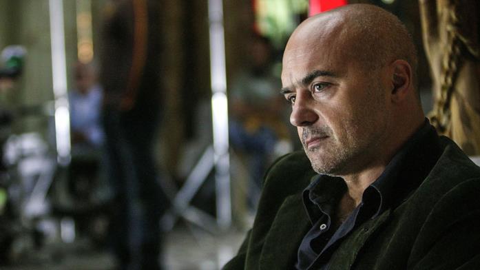 Il commissario Montalbano Un primo piano di Luca Zingaretti nel ruolo di Montalbano