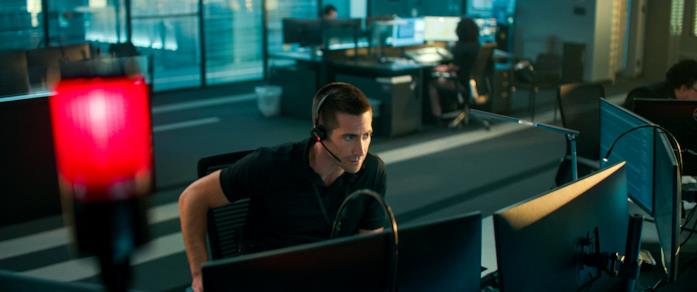 The Guilty, la storia vera dietro il thriller danese e il remake con Jake Gyllenhaal Jake Gyllenhaal in una scena del film The Guilty