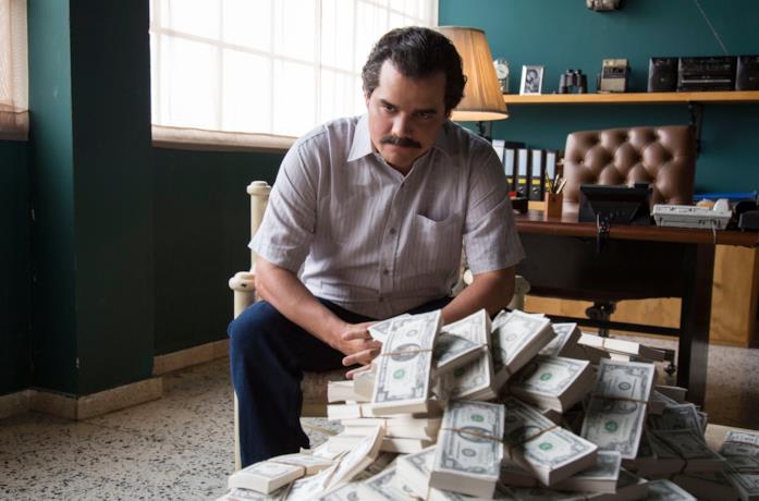 Wagner Moura interpreta Pablo Escobar in Narcos