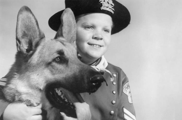 Rin Tin Tin con il suo padroncino Rusty. Un'immagine di Rin Tin Tin