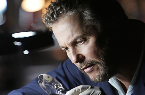 CSI - Scena del crimine avrà una serie sequel con Gil Grissom e Sara Sidle: cosa sappiamo (finora)