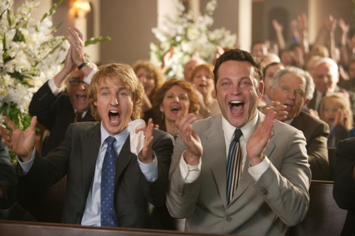 2 single a nozze Owen Wilson e Vince Vaughn esultano in chiesa in 2 single a nozze