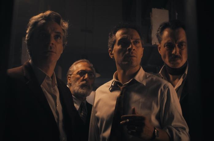 Un primo piano dei protagonisti della serie Inchiostro contro piombo