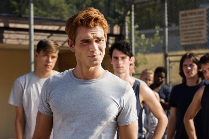 Riverdale verso lo stop La trasmissione della quarta serie di Riverdale è ferma