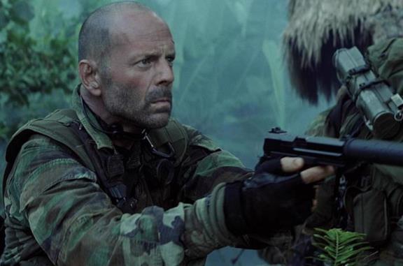 Bruce Willis in una scena de L'ultima alba
