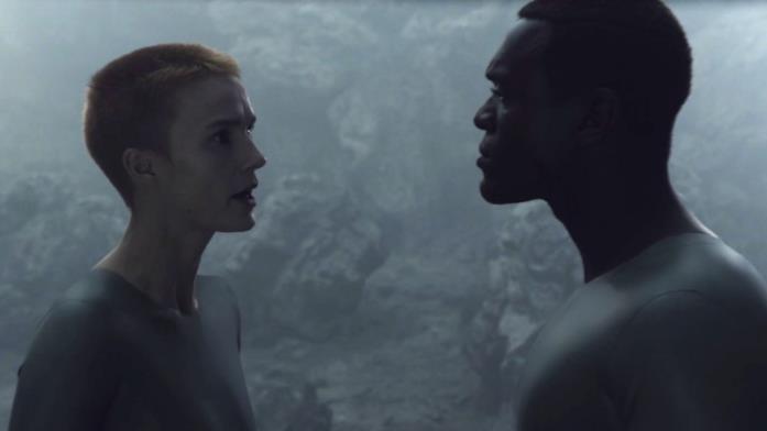 Madre e Padre in Raised by Wolves I protagonisti di Raised by Wolves