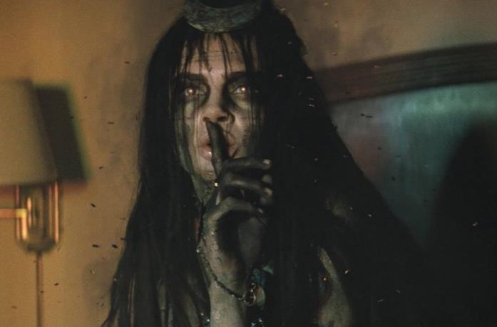 L'Incantatrice è la vera villain di Suicide Squad Mezzobusto di Cara Delevingne, truccata da Incantatrice