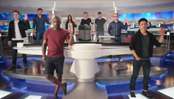 Il cast di Star Trek Beyond Il cast di Star Trek Beyond rende omaggio a Leonard Nimoy