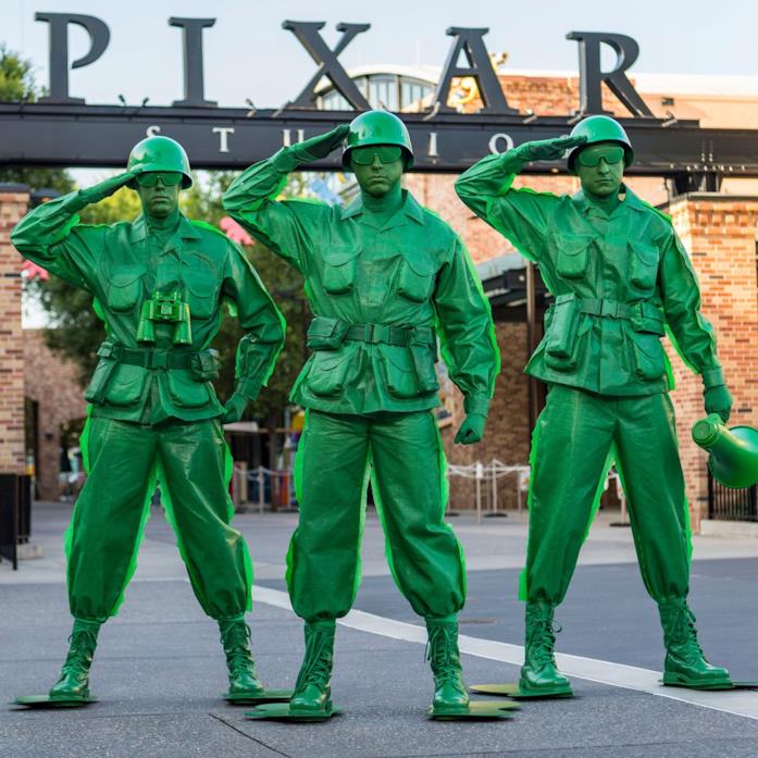 Il personaggio Sarge e la sua "Green Army Man Drum Corp" Toy Story Land: il personaggio di Sarge e la sua armata marceranno ogni giorno per intrattenere i turisti