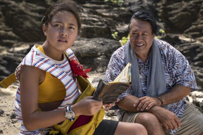 Alla scoperta di 'Ohana, il nuovo film d'avventura di Netflix per tutta la famiglia Kea Peahu e Branscombe Richmond in una scena del film Alla scoperta di 'Ohana