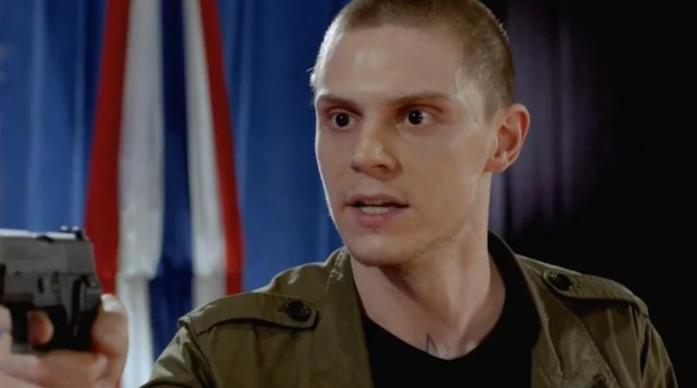 Evan Peters (Kai Anderson)