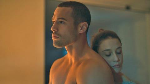 Toy Boy Una scena di Toy Boy