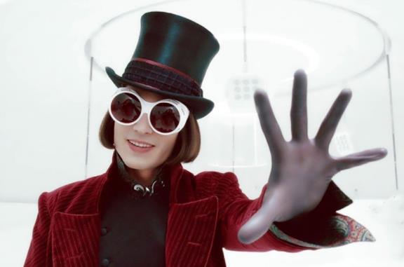 Stasera in TV visitiamo la Fabbrica di Cioccolato con Johnny Depp: l'appuntamento è su Italia 1!
