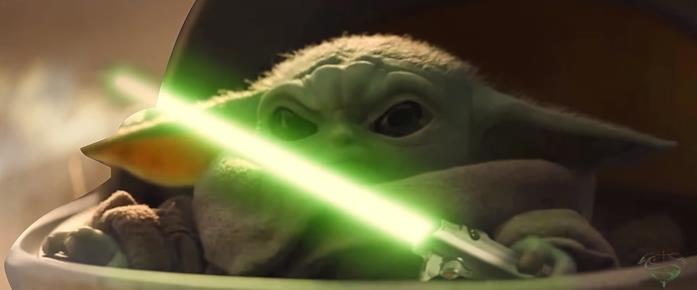 C'è anche Baby Yoda in Avengers: Endgame (grazie a un fan-video) Baby Yoda con la spada laser nella video-parodia di Endgame