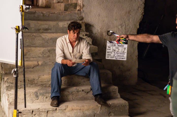 Riccardo Scamarcio - L'ultimo paradiso Riccardo Scamarcio sul set