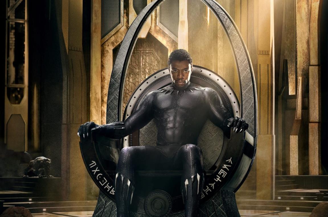 T'Challa sul trono nel poster di Black Panther