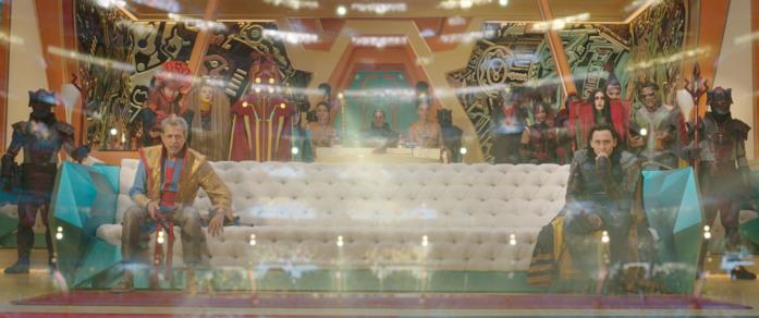 Il Gran Maestro e Loki in Thor: Ragnarok Il Gran Maestro e Loki guardano l'arena di Thor: Ragnarok