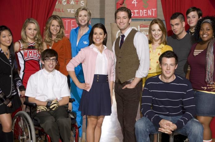 Primo piano del cast di Glee