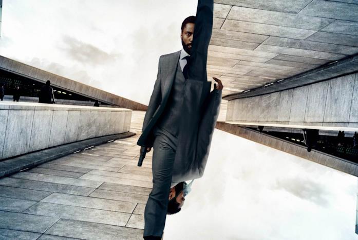 Il poster di Tenet con John David Washington
