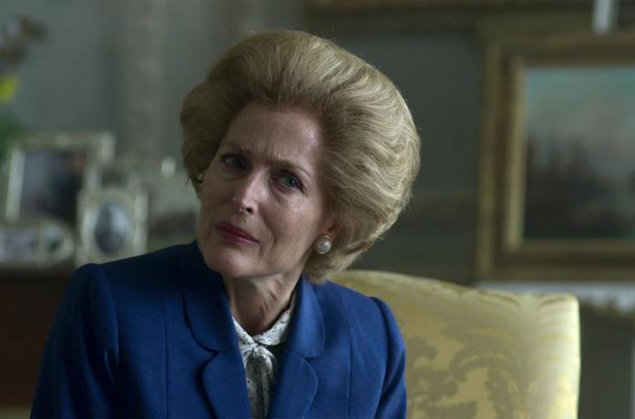 Gillian Anderson in una scena di The Crown