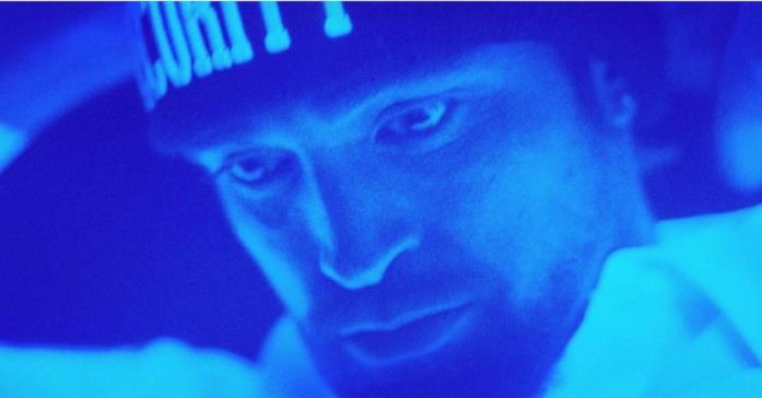 Robert Pattinson chiede scusa per l'equivoco causato dalla sua battuta Un primo piano di Robert Pattinson dal film Good Time