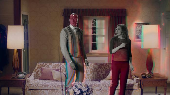 Ogni serie dovrebbe avere un approccio proprio, ma quello di WandaVision deve restare unico Paul Bettany ed Elizabeth Olsen in WandaVision