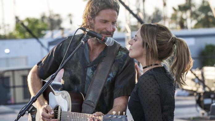 Jackson e Ally Jackson e Ally in una scena di A Star is Born