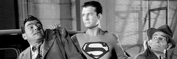 Superman cattura due gangster nella serie TV Adventures of Superman Mezzobusto di George Reeves nei panni del Superman televisivo