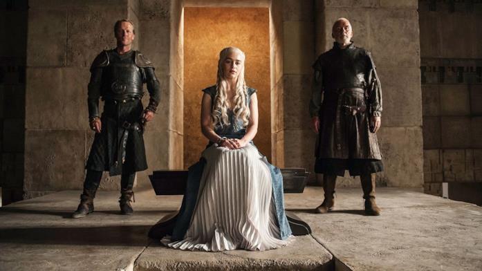 Daenerys sul trono di Meereen Un'immagine d Game of Thrones