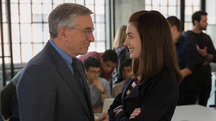 Lo stagista inaspettato: tutto sul film del 2015 con Robert De Niro e Anne Hathaway Robert De Niro e Anne Hathaway