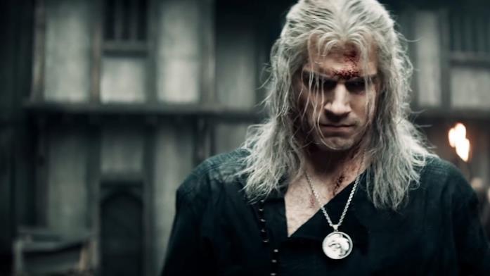 Henry Cavill nei panni di Geralt in The Witcher